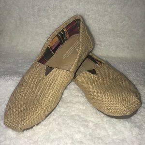 Toms
